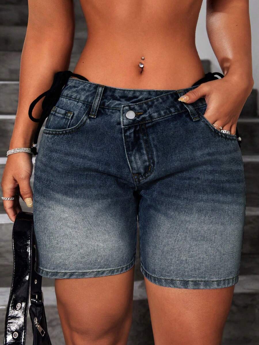 Slaydiva Plus Size Women Casual Asymmetric Waist Pocket Denim Shorts - Dark Wash - View 1