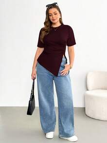 SHEIN Essnce Áo thun nữ cỡ lớn thời trang xuân/hè, thoải mái, co giãn, dễ chịu, cơ bản, đa năng, tôn dáng, vạt áo bất đối xứng, eo nhún, tay ngắn, màu đen, trang phục mùa hè, áo ôm dáng, áo đi chơi. - Màu Đỏ Sâu - Xem 5