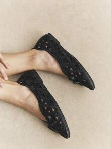 Rosivie Women Casual Versatile Commuter Hollow Embroidery Flats - Black 3 - View 7