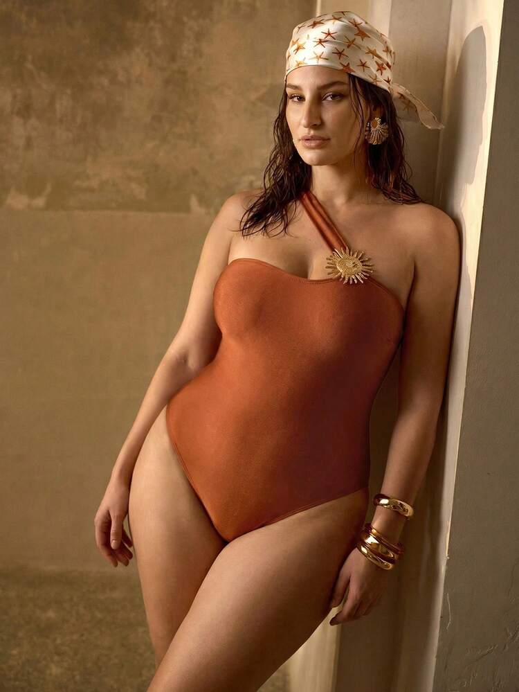 PLUS SIZE WOMEN'S SUMMER BEACH VACATION METALLIC SUN DECOR ONE-PIECE SWIMSUIT