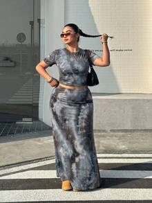Muchica Plus Size Printed Round Neck Short Sleeve Top And Skirt 2 Pieces Set - Multicolor - View 5