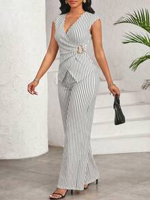 SHEIN Lady 女士V领条纹金属装饰上衣和裤子休闲两件套 - 黑與白 - 查看 3