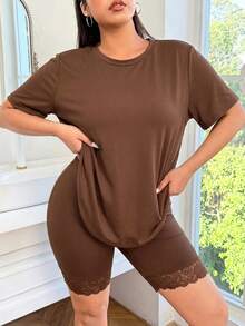 SHEIN EZwear 新款休閒寬鬆T恤與單車短褲套裝，蕾絲拼接設計，黑色與咖啡色，4件組，大尺碼女款2件套穿搭，適合外出、日常穿著、派對、通勤、音樂節、開學、畢業、海邊度假、街頭風、居家、城市漫步，可作外套或疊穿，百搭 - 彩色 - 查看 3