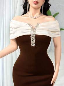 Feyla Gaun Panjang Elegan Wanita dengan Desain Bahu Terbuka Berkerut dan Hiasan Kristal, Warna Cokelat dan Krem Formal untuk Musim Panas - Coffee Brown - View 2