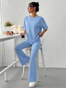 SHEIN EZwear 女士字母印花短袖T恤和喇叭裤休闲两件套 - 淺藍色 - 查看 5
