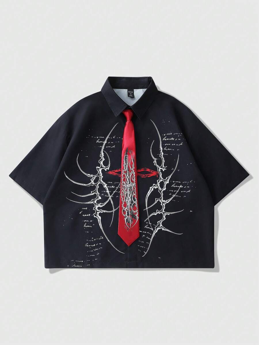 ROMWE MEN Goth 男士短袖衬衫,哥特风印花+黑色领结设计,开襟纽扣休闲衬衫,适合夏季日常休闲、学院风、街头风等场合 - 彩色 - 查看 1