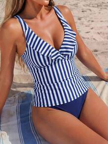 Swim Lushoire Bộ đồ bơi tankini kẻ sọc cổ chữ V xếp ly mới mùa Xuân/Hè 2026, 2 món, thời trang tôn dáng, dễ thương, thanh lịch, gợi cảm, phong cách rock Y2K, thích hợp cho bãi biển, tiệc bãi biển, bóng chuyền bãi biển, lễ hội âm nhạc, hẹn hò trên bãi biển, hộp đêm. - Đen và trắng - Xem 5