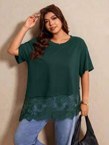 Elaquor Camiseta de manga corta con cuello redondo, hombros caídos, parche de encaje y bajo irregular en unicolor para tallas grandes - Verde Oscuro - Ver 6