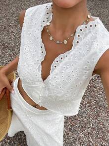 Livesso Bộ hai món nữ gồm áo croptop sát nách cổ sóng bất đối xứng và chân váy dài - trắng - Xem 6