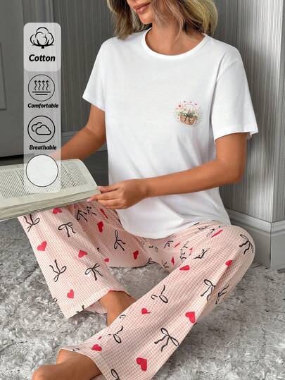 SHEIN Conjunto de pijama informal de camiseta con estampado de cesta floral y pantalón largo con estampado de lazo de corazón de cuadros