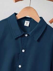 SHEIN Camisa de manga corta de corte slim con botones en el cuello y unicolor, estilo de vacaciones para niño preadolescente - Azul - Ver 5