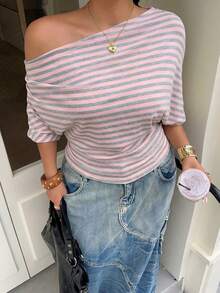 Muchica Áo thun casual size lớn sọc hồng vai bất đối xứng - Hồng - Xem 1