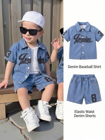 Bộ 2 món áo sơ mi ngắn tay và quần short denim màu xanh in chữ cho bé trai.