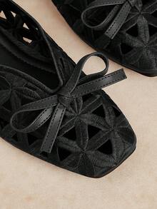 Rosivie Women Casual Versatile Commuter Hollow Embroidery Flats - Black 3 - View 5