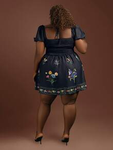 CurvyTilda Elegantes Damenkleid in Große Größen mit Blumenmuster im Boho-Stil, für Sanduhr-Figur, Schwarz, Sommer - Schwarz - Übersicht 2
