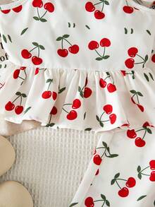 SHEIN LMoss Kids 兒童 LMoss 女孩可愛櫻桃印花短袖上衣 & 短褲套裝，適合幼兒在春季、夏季、秋季穿著，上衣背面有蝴蝶結設計，年輕女孩休閒度假風格，女孩紅色 2 件套裝，女孩優雅長褲套裝，女孩可愛櫻桃印花長褲 - 白色 - 查看 5