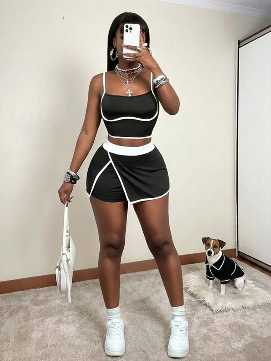 SHEIN Tall Sommer Neues sexy Camisole Set für Frauen, minimalistischer sexy Stil Crop Top und lässige Shorts 2-teiliges Set, für große Frauen - Schwarz und Weiss - View 1
