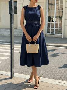 SHEIN 孕婦休閒無袖牛仔洋裝 夏季嘉年華裝扮 通勤度假畢業禮服 時髦Y2K可愛街頭風 Coquette派對婚禮優雅商務休閒 女款牛仔方領中長洋裝 可調節綁帶肩帶 抽褶腰身 休閒夏季A字洋裝 - 藍色 - 查看 4