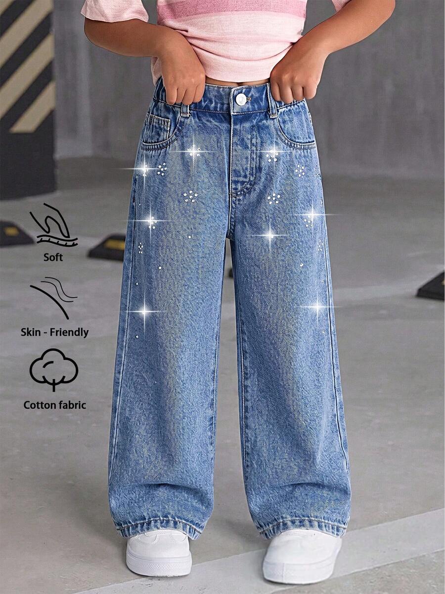 SHEIN Elladie kids 少女牛仔褲,中洗藍色,街頭時尚休閒個性可愛極簡Y2K設計,不對稱彈性腰圍,基本口袋,按扣裝飾,水鑽,寬鬆直筒褲管,柔軟棉質丹寧,無彈力,適合日常穿著、通勤、外出、派對,秋冬新品 - 中等水洗藍 - 查看 1