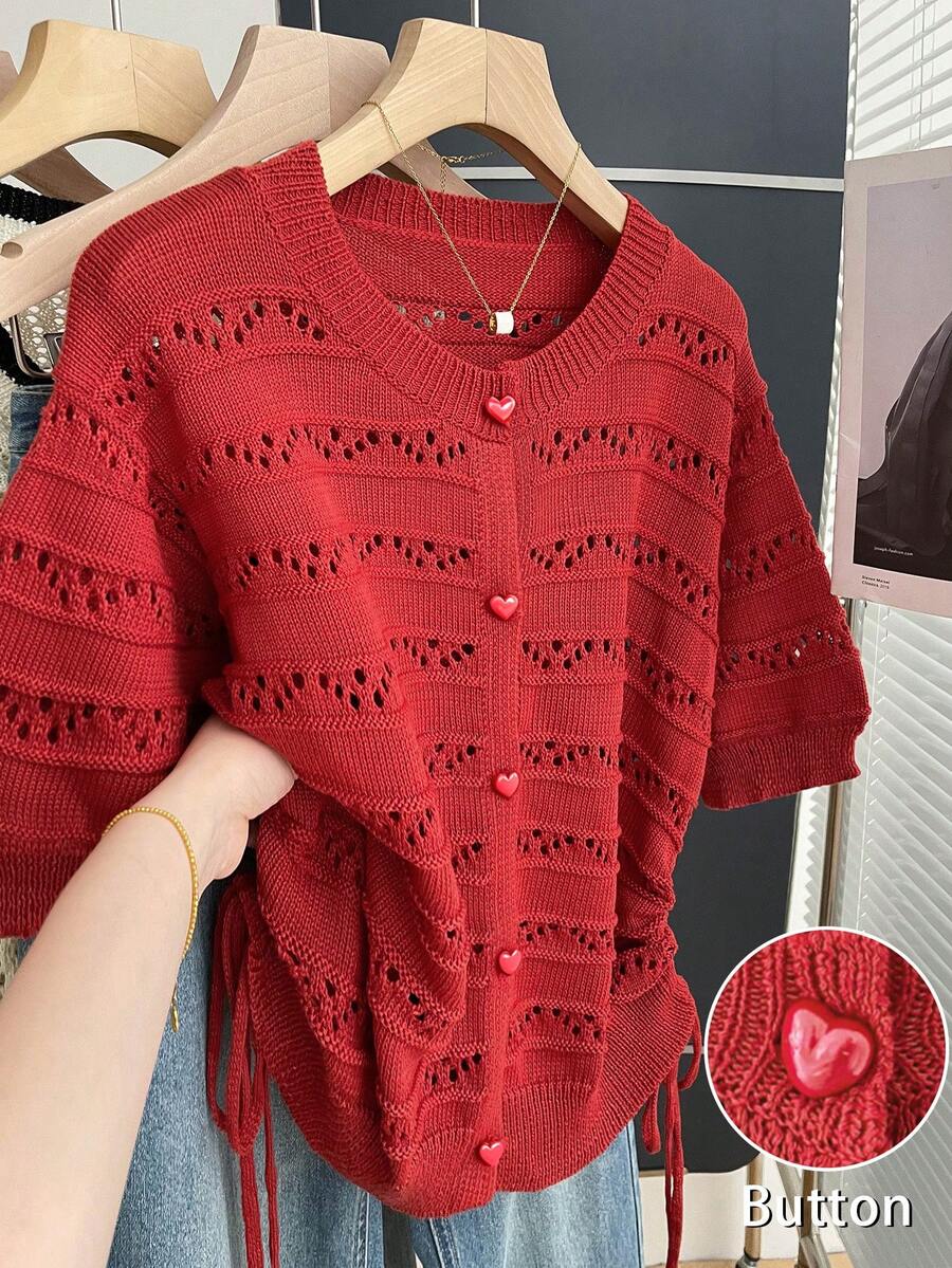 Franclia 女款浪漫復古簡約休閒優雅日常時尚圓領直肩短袖側抽繩愛心鈕扣鏤空修身貼身大尺碼針織開襟外套 - 紅色 - 查看 1
