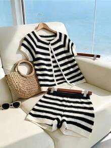 Franclia Conjunto de cárdigan de cuello redondo a rayas y pantalones cortos, diseño entallado - Blanco y Negro - Ver 5