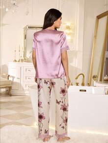 LuxeNights Conjunto de pijama de mujer con pantalones cortos, manga corta, botones, estampado exquisito y combinación de colores de satén de alta gama - Morado - Ver 3