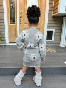 SHEIN Young Girl V-Neck Floral Pattern Knitted Dress Girls Sweater Dress Flower Dress Young Girls Floral Sweater Dress Young Girls Daisy Sweater Dress Autumn Winter Girls Dress Fall - Grey - View 4