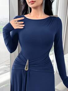 Modelyn 女士纯色金属装饰长袖褶皱优雅中长连衣裙 - 藏蓝色 - 查看 3