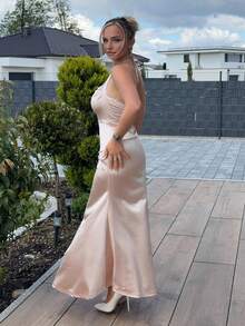 Jeta Ari Đầm cami ôm sát màu champagne thanh lịch, chất liệu satin co giãn, xẻ tà bên, dáng maxi dài đi tiệc - Rượu sâm banh - Xem 5