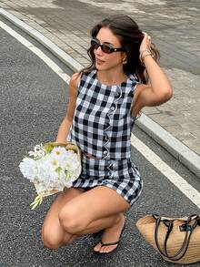 SHEIN Frenchy Bộ đồ nữ kẻ caro gồm áo vest một hàng cúc và quần short, kiểu dáng thường ngày. - Đen và trắng - Xem 3