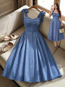 SHEIN LUNE Vestido de tirantes con pliegues en el Body y bajo acampanado, de unicolor, para mujer talla grande, para uso casual, playa, vacaciones y citas - Azul - Ver 1