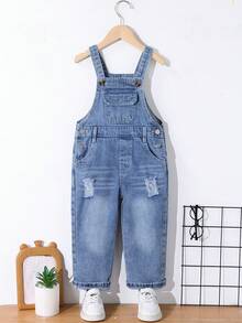 SHEIN Playful Pals 幼童中性牛仔吊帶褲，淺藍復古色，休閒舒適復古風，可調式吊帶 + 側扣，破洞褲腿設計，毛邊邊緣，柔軟棉質牛仔布，適合夏季度假、音樂節、日常穿著、上學、聚會、通勤 - 中等水洗藍 - 查看 3