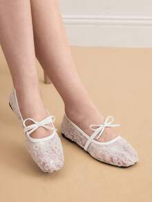 Eladyva Schleife Quadratische Spitze Damen Flache Schuhe, Gestrickte Casual Schuhe, Große Größen Casual Ballett Schuhe, Flache Damen Slip-On Schuhe, Komfortable vielseitige Schuhe, Boho-Stil Gelb, Schwarz, Weiß, Beige, Hellblau, Leopard Muster Frühling/Herbst Spitze Flache Schuhe, Europäisch und Amerikanisch Große Größen Sommer Outdoor Casual Walkingschuhe, Damen Casual Flache Schuhe, Schlabbrige Schuhe, Cut Out Schleife Chinesischer Stil Damen Loafer, Elegante Weiße Flache Schuhe, Blumig - weiße Blüten - Übersicht 5