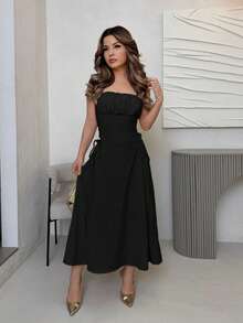 Women's Dress With X-Shaped Straps In A Single Color - Hitam - View 5