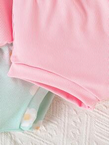 SHEIN Playful Pals 宝宝夏季必备！甜美碎花吊带连衣裙+三角短裤两件套，清新配色，适合日常穿着和外出。 - 彩色 - 查看 10