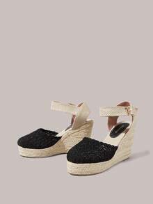 Styleloop Giày cao gót đế xuồng dệt từ dây gai dầu và rơm màu đen dành cho nữ, kiểu dáng quai ngang mắt cá chân, giày sandal đế xuồng bằng dây gai dầu phong cách Boho phù hợp cho đi chơi, nghỉ mát, hẹn hò hàng ngày, đi biển, du lịch, phong cách thường ngày với giày nữ. - màu đen - Xem 9