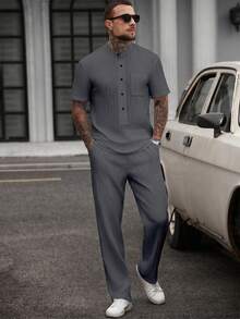 Manfinity CasualCool Men's Solid Color Short Sleeve Shirt And Pants Set - Dark Grey - View 3