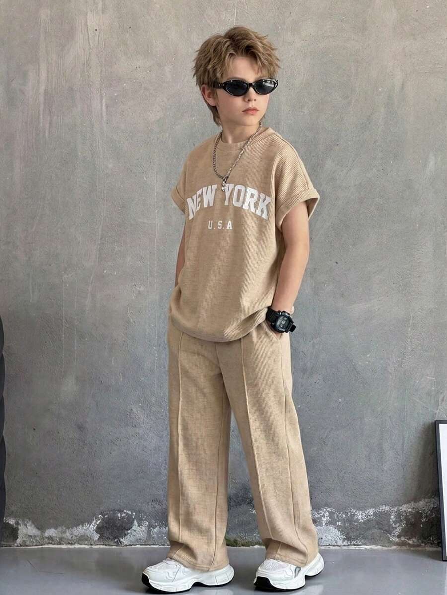 SHEIN 男童休闲韩版宽松字母印花杏色背心长裤套装,百搭实用,适合通勤、上学、日常休闲、运动、春夏、度假等场合。 - 杏色 - 查看 1