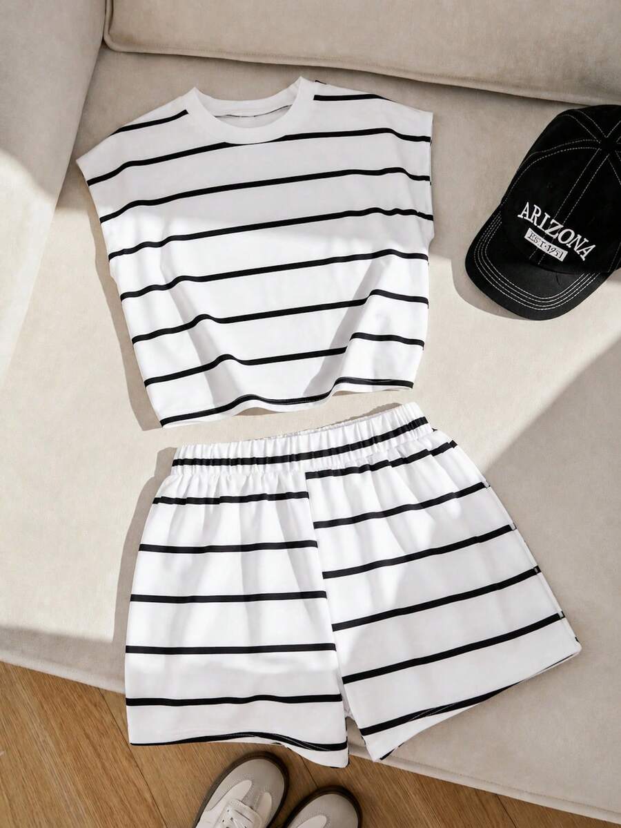SHEIN 2pcs Tween Girls' Fashionable Striped Round Neck Short Sleeve Top And Shorts Set, Suitable For Outdoor, Playing, And Casual Outings In Summer - Multicolor - View 1