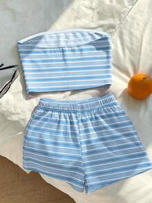 Comfortcana Bộ trang phục thường ngày gồm áo quây in họa tiết kẻ sọc và quần short cạp chun. - Màu xanh nhạt - Xem 2