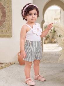 SHEIN 1pc Baby Girl White Summer Elegant 2nd Birthday Ribbed Asymmetric Strap Floral Decor Top With Pink Striped Shorts Set For Street Travel Photography - Black and White - View 10