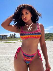 Slaydiva Bộ bikini nữ gợi cảm phong cách Boho, họa tiết sóng biển, viền tương phản – quần cạp cao buộc dây bên hông, 2 mảnh, phù hợp cho da tối màu, lễ hội và kỳ nghỉ biển. Bộ bikini rực rỡ. Bikini có dây đeo điều chỉnh được. Họa tiết sóng biển đầy màu sắc. - Nhiều màu - Xem 1