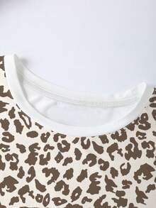 EMERY ROSE Camiseta de cuello redondo con estampado de leopardo retro de talla grande - Multicolor - Ver 3