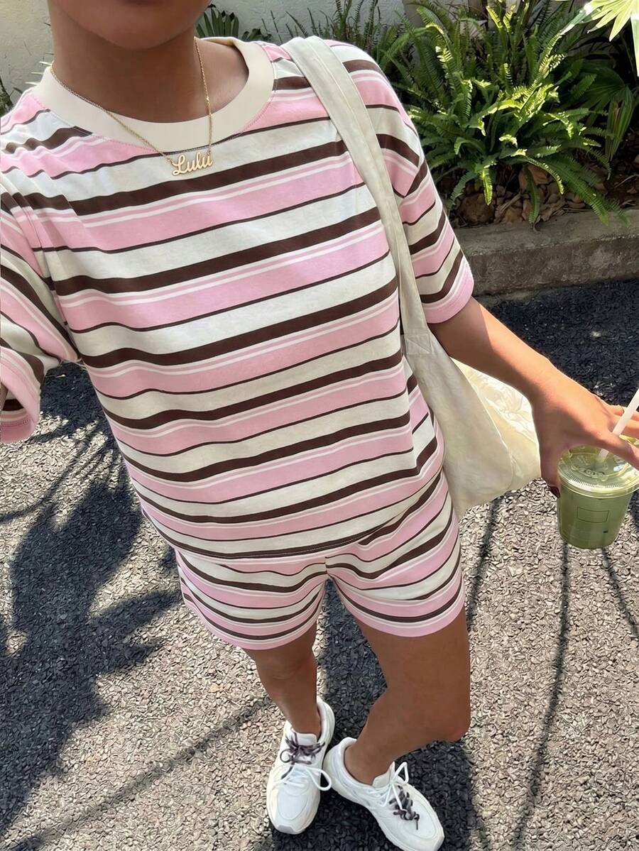 Muchica 女士夏季字母柠檬印花圆领短袖T恤和条纹短裤休闲两件套 - 彩色 - 查看 1