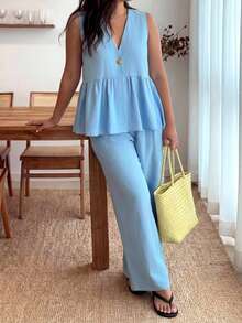 Enliva Bộ hai món áo camisole viền bèo cho nữ size lớn, áo cardigan cổ chữ V phối quần cạp chun, trang phục hai món mùa hè cho nữ, đồ mặc thường ngày đi du lịch cho nữ, phù hợp cho vóc dáng size lớn, dáng người quả táo và tròn - Màu xanh lam - Xem 4