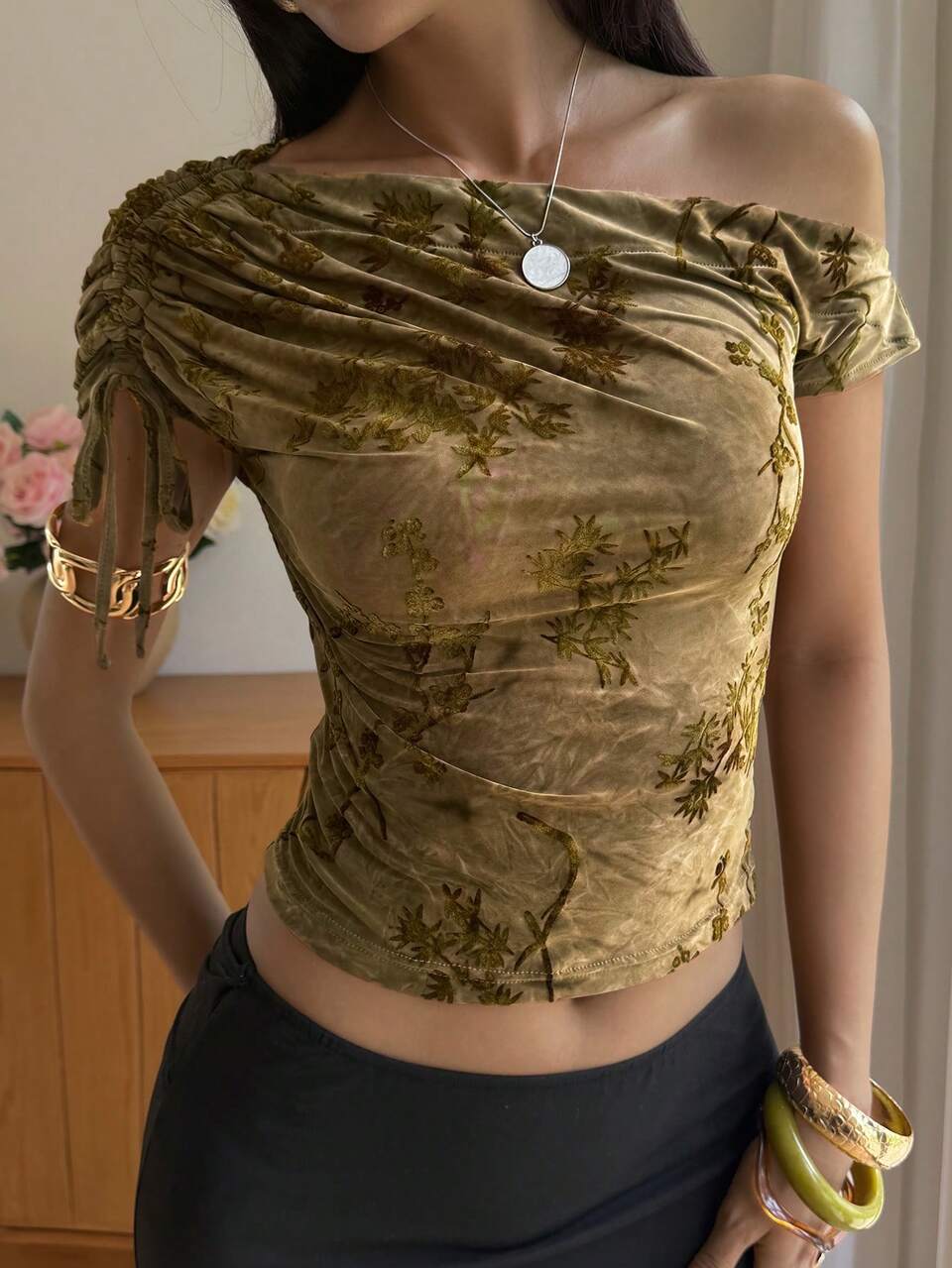 Women's Oblique Shoulder All-Over Print Cinched Waist Casual Yellow Graphic T-Shirt
