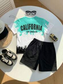 小男孩紮染「CALIFORNIA」黑色字母柔軟針織印花圓領短袖T恤，搭配彈性腰黑色針織短褲配白色蝴蝶結裝飾，極簡百搭，適合4Y-7Y，紮染元素，英文字母 - 彩色 - 查看 5