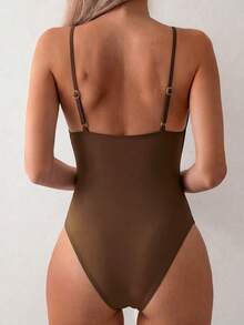 SHEIN Swim 1 件纯色镂空金属装饰连体泳衣，适合夏季海滩度假 - 棕色 - 查看 2