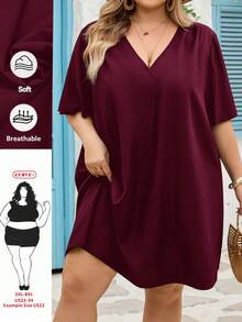 SHEIN CURVE+ 新款优雅休闲/商务休闲女式短袖雪纺衬衫裙，V领宽松荷叶袖中长连衣裙，大码T恤裙，大码度假连衣裙，大码黑色连衣裙，黑色V领连衣裙 - 酒紅色 - 查看 1