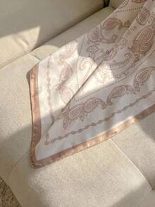 Resyla 1 Peça Lenço Quadrado de Cetim de 70cm x 70cm, Lenço Estampado Feminino, Pode Ser Usado Como Faixa de Cabeça, Elástico de Cabelo, Xale, Lenço de Pescoço, Acessório de Moda Adequado para Vestidos - Caqui - Visão 4